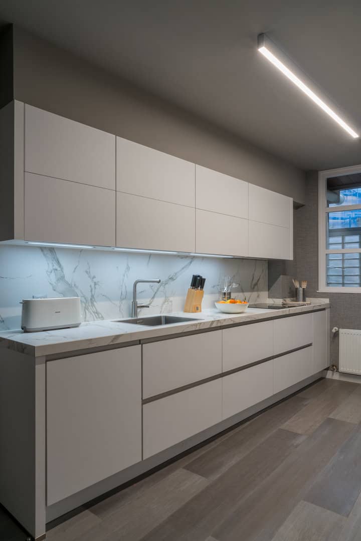 Cocina con entrepaño amarmolado · vista 8