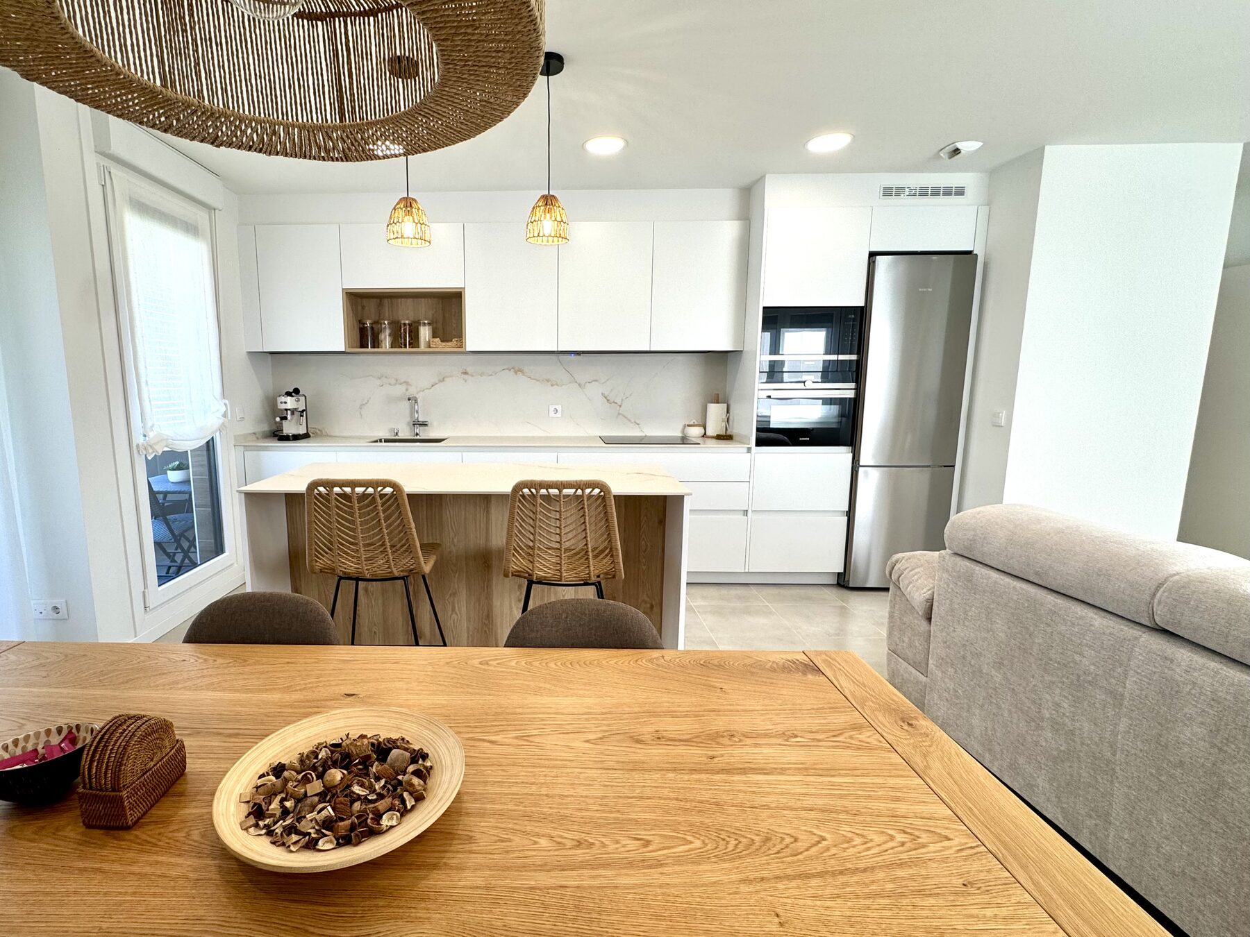 Cocina con Isla Central en Bizkaia · vista 2