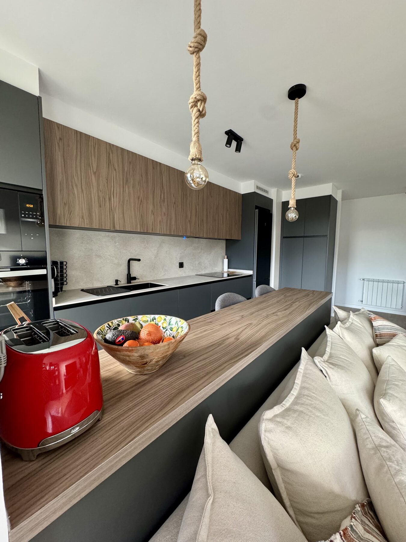 Cocina elegante y funcional a medida · vista 3