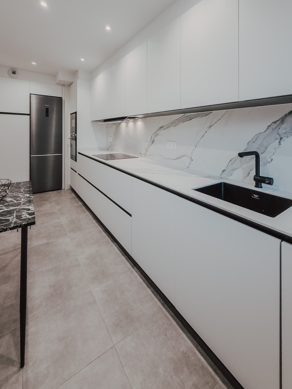 Cocina minimalista en Galleteras — Cocinas en Bilbao