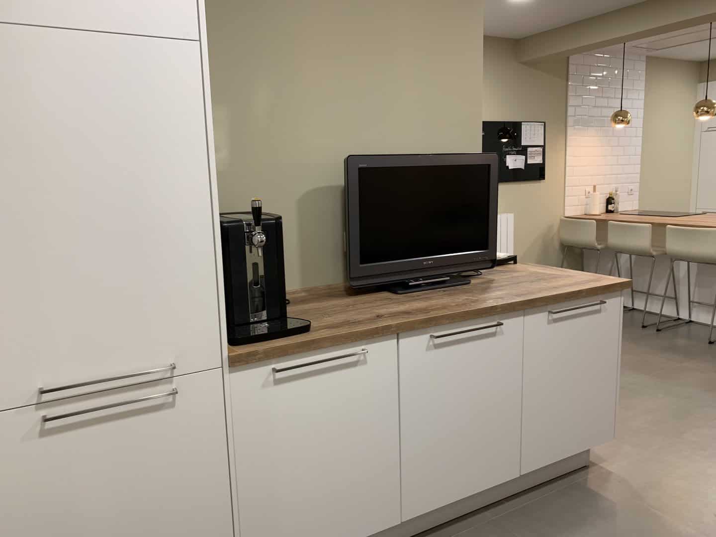 Cocina con zona de estar integrada · vista 2