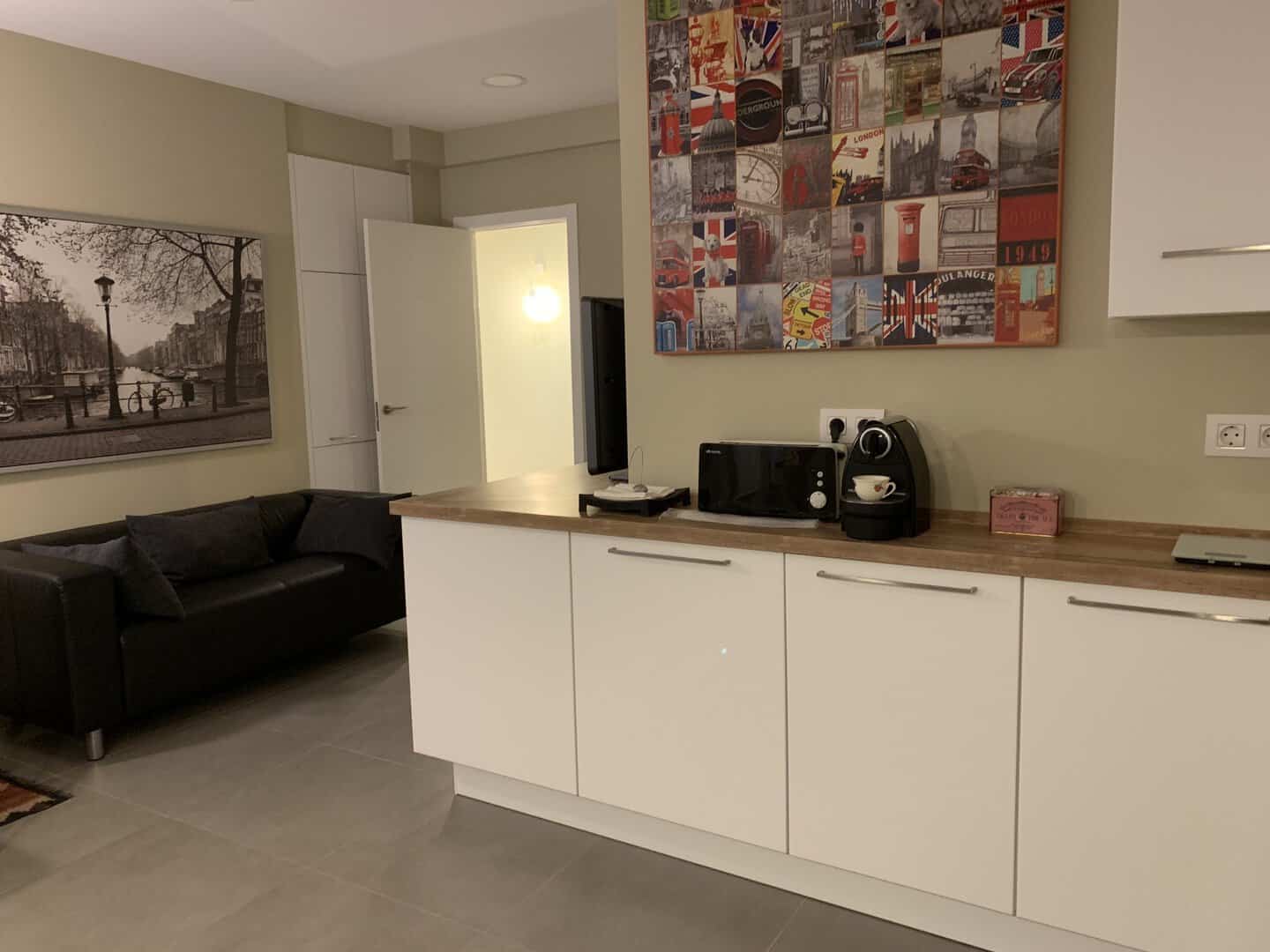 Cocina con zona de estar integrada · vista 9